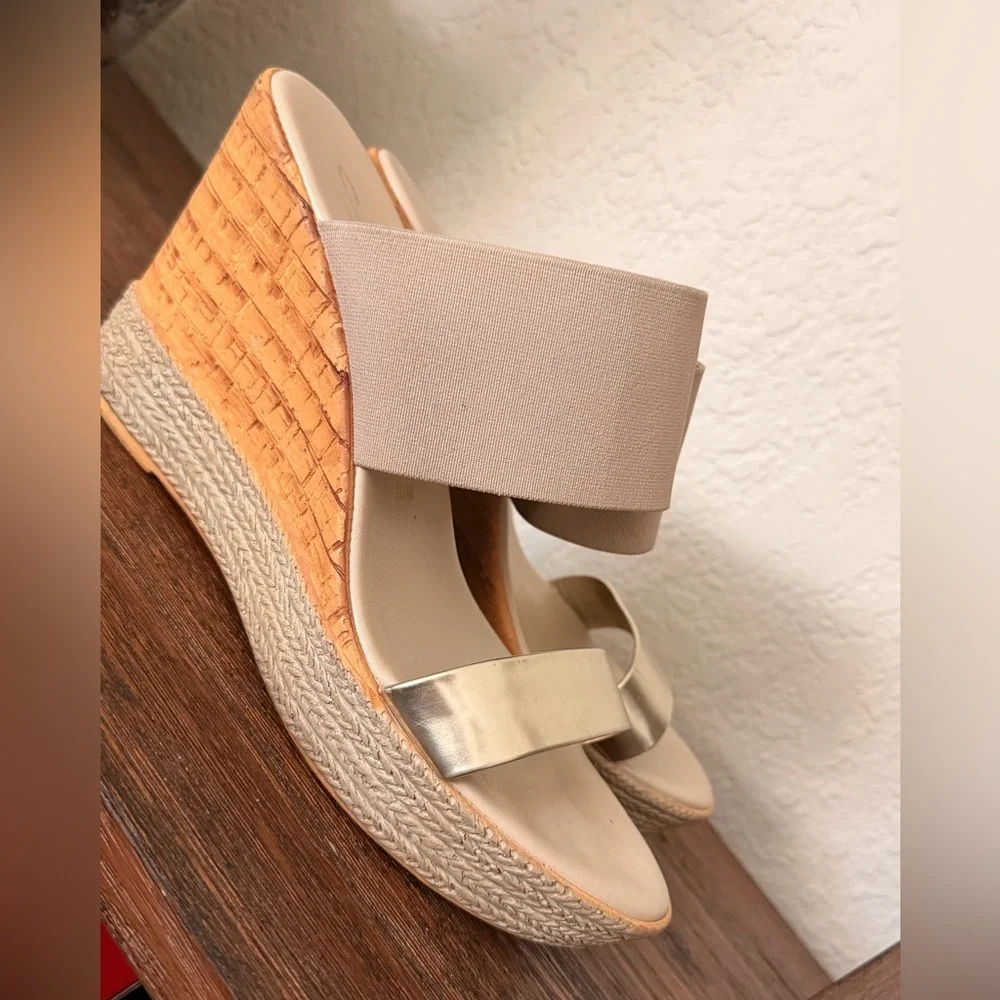 Contesa sandals, a beige fabric & golden wedges made in Italy Sz10
